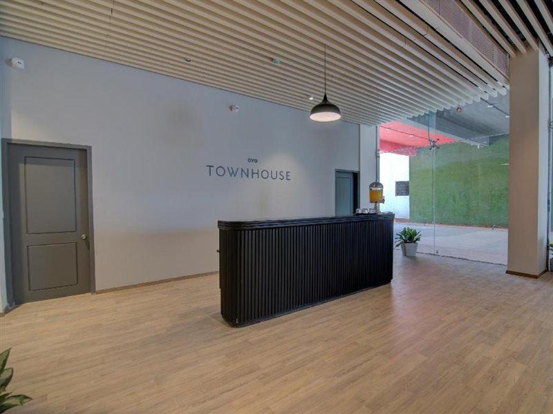 Townhouse Sector 49 Near Logix City Centre Noida Exterior photo
