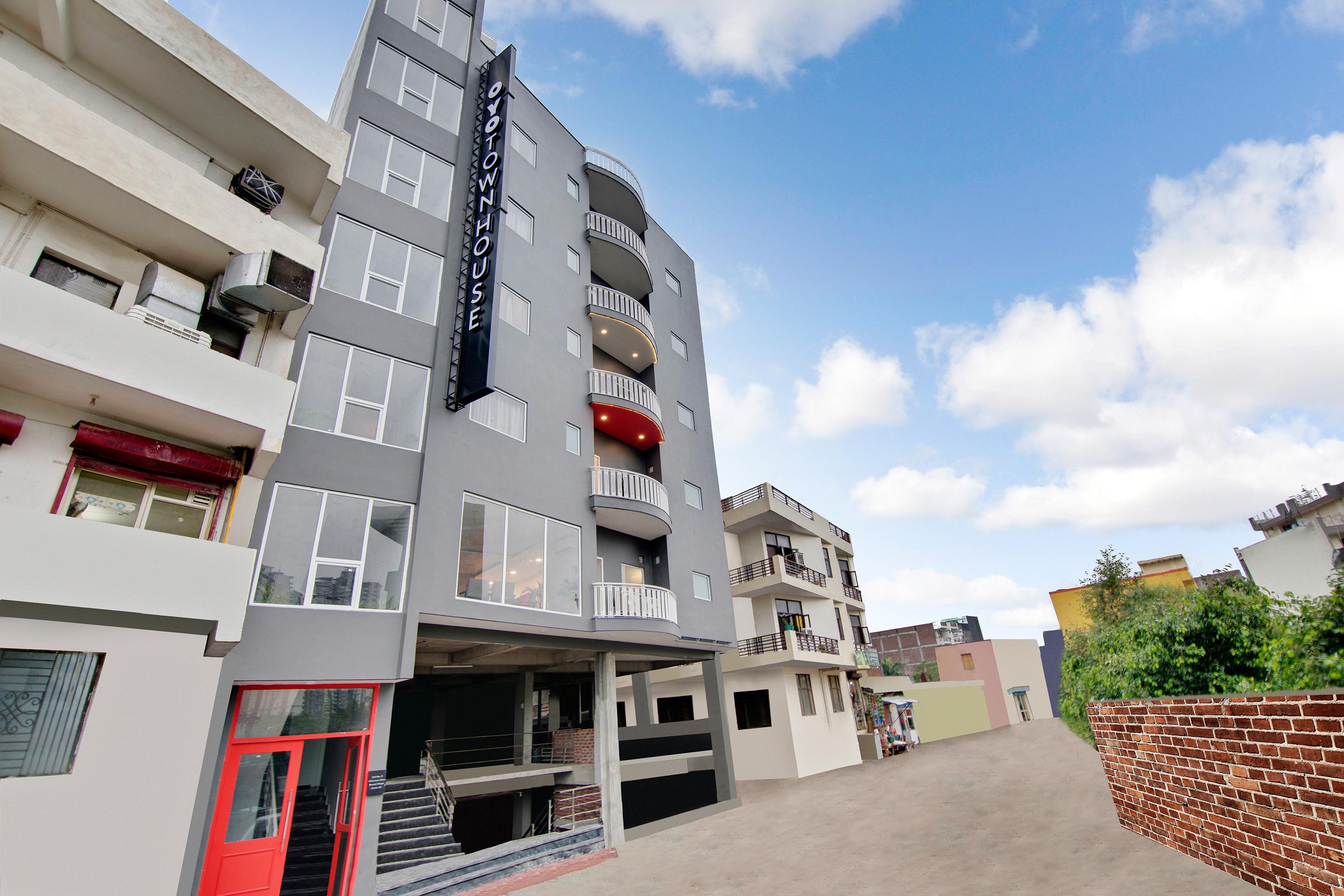 Townhouse Sector 49 Near Logix City Centre Noida Exterior photo