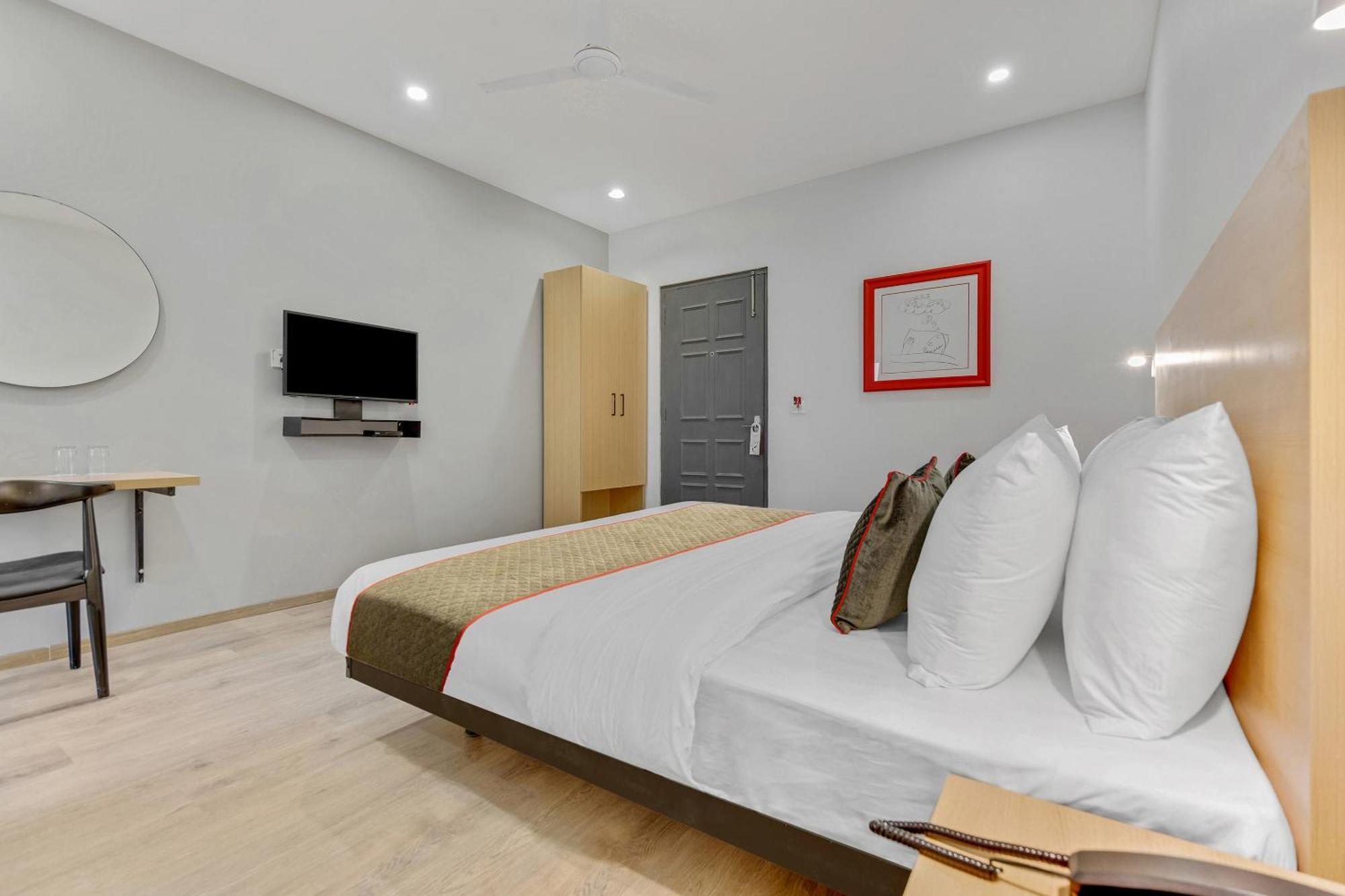 Townhouse Sector 49 Near Logix City Centre Noida Exterior photo