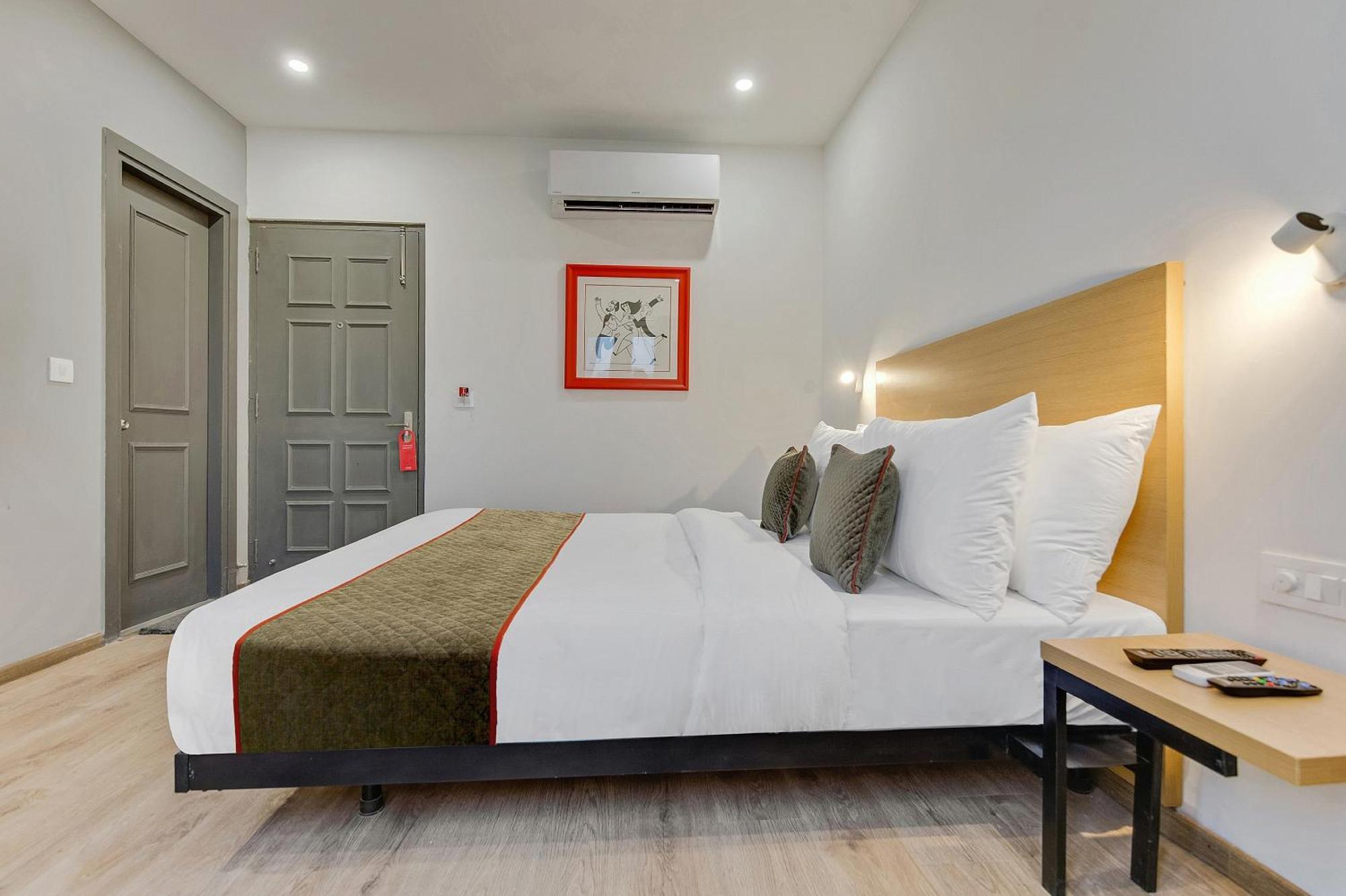 Townhouse Sector 49 Near Logix City Centre Noida Exterior photo