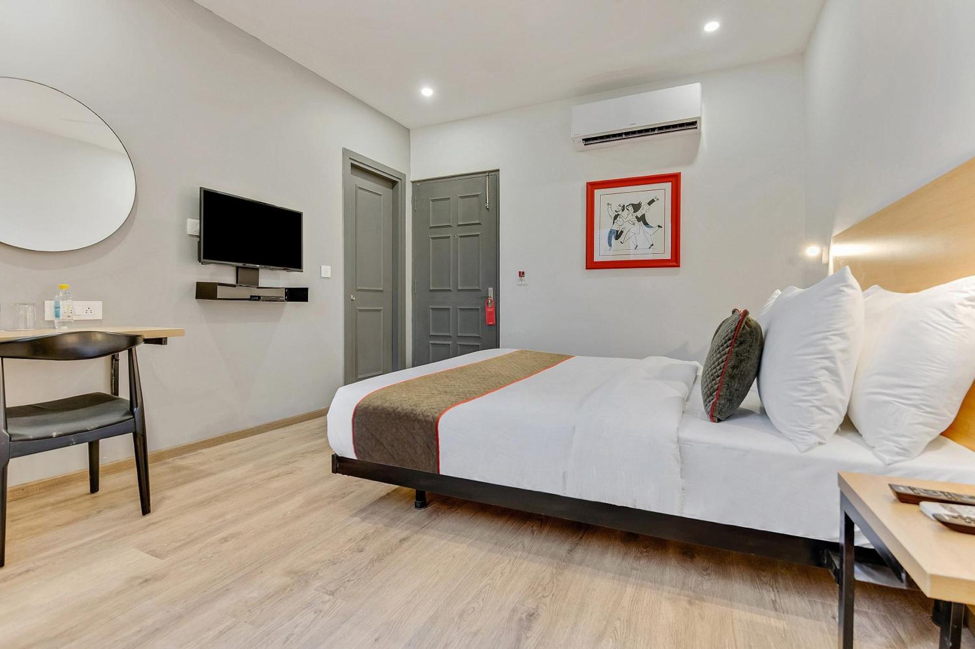 Townhouse Sector 49 Near Logix City Centre Noida Exterior photo
